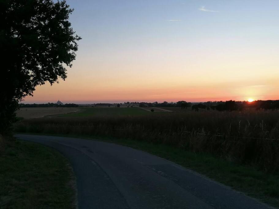 Sunset Family Guesthouse Mont Saint Michel Céaux Dış mekan fotoğraf